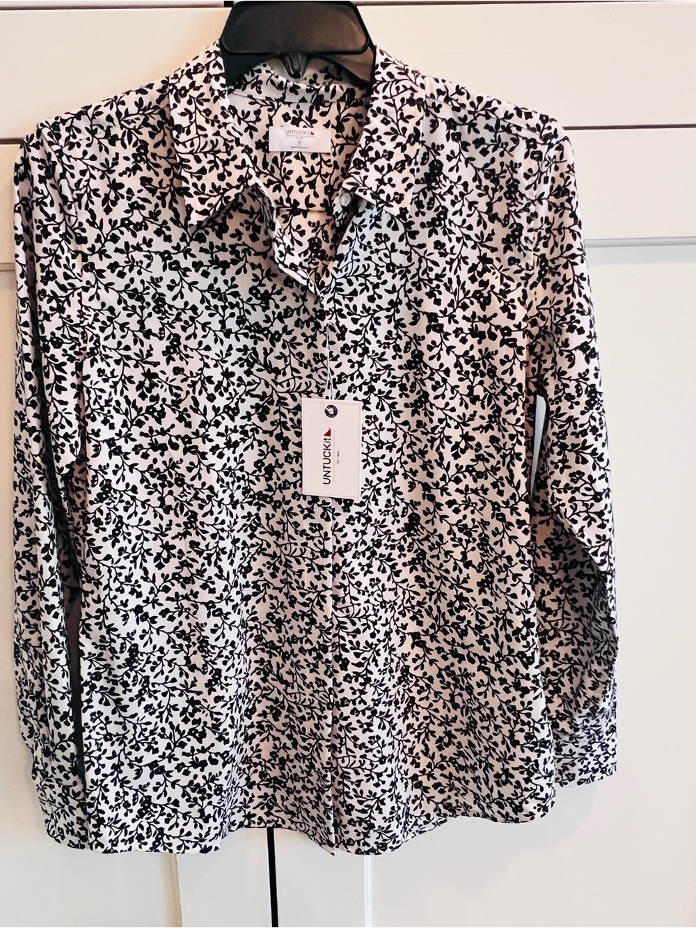 UNTUCKit women’s long-sleeve button-down shirt-size 6
